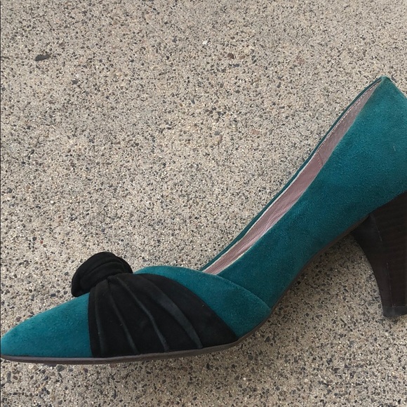 Easy walking suede pumps - Picture 3 of 3